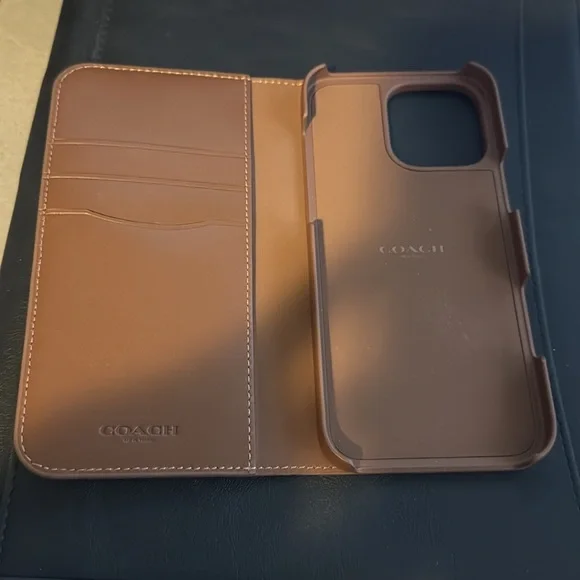 Coach iPhone 16 Pro Max case new book style - Picture 2 of 3